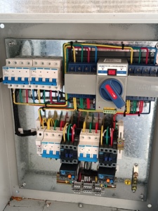 ตู้ควบคุมไฟฟ้าแบบป้องกันการระเบิดสำหรับอุตสาหกรรม รุ่น HS-01B - Product Image 2