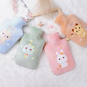 500ml 1000ml dibujos animados lindo Animal felpa <span class=keywords><strong>bolsa</strong></span> <span class=keywords><strong>de</strong></span> <span class=keywords><strong>agua</strong></span> <span class=keywords><strong>caliente</strong></span> mantener <span class=keywords><strong>caliente</strong></span> alta densidad Pvc botella <span class=keywords><strong>de</strong></span> <span class=keywords><strong>agua</strong></span> <span class=keywords><strong>caliente</strong></span> - Product Image 1