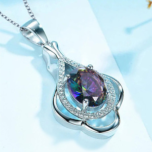 Collana con Ciondolo in Pizzo per Donne, Elegante Gioiello per Abiti da Sera e da Sposa - Product Image 2
