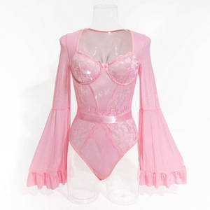 Body de lingerie rose pâle en dentelle florale et résille, avec manches cloche et nœud à la taille - Product Image 6
