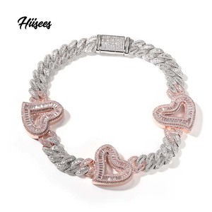 Collar de Corazón con Circonita Cúbica y Diamantes Iced Out, Cadena Cubana con Eslabones y Dijes de Corazón Rosa Baguette para Mujer - Product Image 2