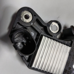 Régulateur de tension d'alternateur pour IVECO DAYLI 3.0D 14V 0272220844 0272220814 0272220829 VRB844 0125811039 0125811040 0125811043 - Product Image 3