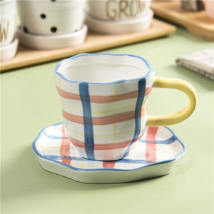 Juego de Tazas y Platos de Cerámica con Diseño Irregular, Porcelana Fina Ecológica, para Café y Té, Ideal para Fiestas Navideñas y de Oficina - Product Image 5