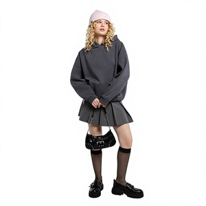 Sweat-shirt à capuche surdimensionné gris foncé personnalisé avec logo, pour femme, doux et confortable, sans cordon, vêtements de sport, fabriqué par Twin City - Product Image 1