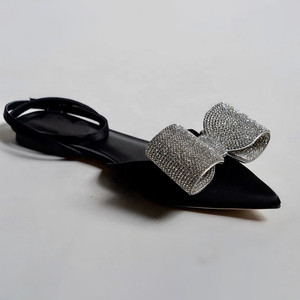 Vente directe d'usine marques de <span class=keywords><strong>luxe</strong></span> bout pointu <span class=keywords><strong>chaussures</strong></span> habillées à gros nœud <span class=keywords><strong>chaussures</strong></span> plates en cuir de satin pour femmes <span class=keywords><strong>chaussures</strong></span> escarpins - Product Image 4