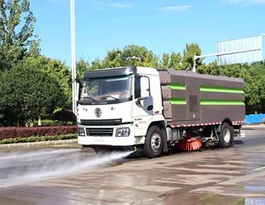 Camion balayeuse-aspireuse routière Clw 4x2 18 tonnes, vente directe d'usine pour le nettoyage des routes - Product Image 6