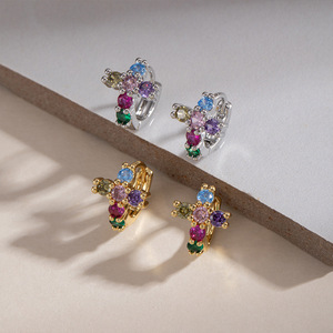 Boucles d'oreilles créoles en zircone colorée pour femmes, or et blanc, nouveau style 2026, bijoux de mode haut de gamme EKA 300 - Product Image 3