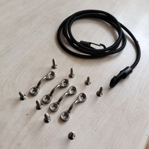 Juego de mosquetones metálicos de 6 piezas de 5 mm de grosor para uso en exteriores y camping con cuerda elástica de 3 m de longitud - Product Image 2