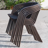 Chaises d'extérieur nordiques modernes avec certification CE européenne, chaises de salle à manger empilables en rotin pour hôtels, appartements et maisons