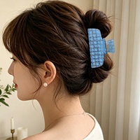 Pince à cheveux florale en plastique style Instagram Golesi et épingle requin – Accessoire polyvalent, élégant et délicat pour filles