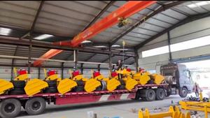 2025 New Runtu Hoch leistungs stahl Großer landwirtschaft licher Traktor Laser Level ing Grader Landsc haber Teleskops chaufel laser - Product Image 5