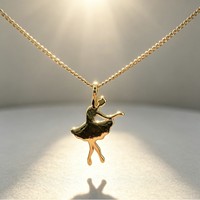 Collier pendentif ballerine doré avec jupe en émail vert, bijoux délicats sur le thème de la danse pour femmes et filles, collier de danse classique