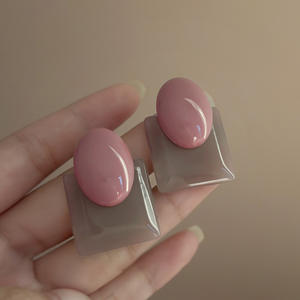 2025ที่มีคุณภาพสูงใหม่ที่สง่างามของผู้หญิงต่างหูสตั๊ดสไตล์ jhumkee กับการตั้งค่าหนามเตยเครื่องประดับเทียมน่ารักสำหรับของขวัญ - Product Image 2