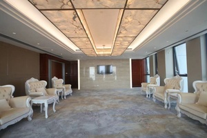 Bàn cà phê hiện đại chất lượng cao, chống thấm nước, mặt bàn bằng nhựa <span class=keywords><strong>resin</strong></span> trong suốt, có đèn nền, mặt đá onyx dành cho khách sạn - Product Image 3