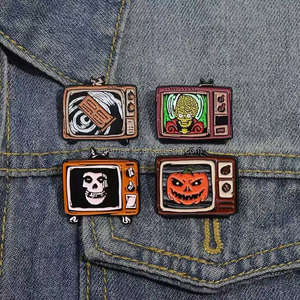 Diskon besar televisi hantu teror lucu Enamel berlapis nikel seng logam campuran Pin topi kerajinan logam Pin untuk hadiah - Product Image 2