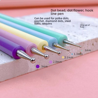 Outil de manucure à double embout Stylo à macarons en métal avec pinceau en plastique pour dessiner des strass et pointiller des fleurs