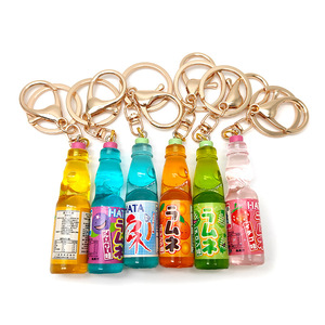 Llavero con Mini Botella de Refresco Japonés <span class=keywords><strong>Ramune</strong></span>, Colgante de Bebida de Simulación Colorido para Decoración de Bolsos y Mochilas, y Regalos para Amantes de la Gastronomía - Product Image 2