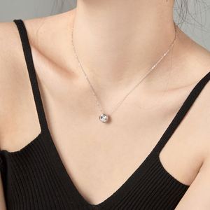 Collar con Colgante de Circonita Cúbica 5A, Diseño Simple Dylam, Regalo para el Día de San Valentín 2024, Plata S925 con Baño de Rodio - Product Image 3