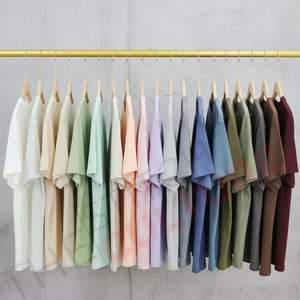 Vente en gros de t-shirts de haute qualité 180 g/m² pour hommes, impression personnalisée, 100 % coton, t-shirt vierge pour hommes - Product Image 3