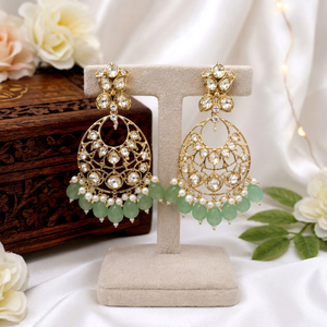Pendientes de Moda de Alta Calidad, Estilo Étnico Tradicional, Chapados en Oro, con Piedras y Perlas, Diseño Paisley Kundan para Mujer - Product Image 1