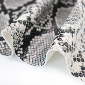 Tessuto per Divani in Pelle PU Goffrata Effetto Pelle di Serpente con Proprietà Elastiche - Product Image 4