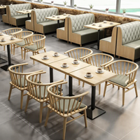 Ensemble de mobilier de restaurant commercial : banquette, table et chaises, canapé banquette en cuir style nordique et chaise Y pour café et salle à manger