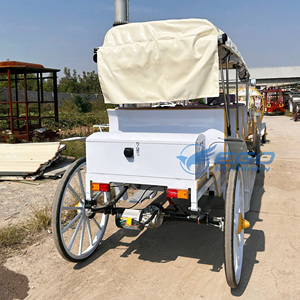 Carrosse de tourisme électrique royal historique de luxe à quatre rangées de sièges violets, type Victoria, à chevaux - Product Image 5