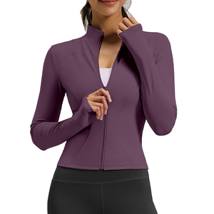 Vêtements de yoga pour femmes sur mesure en gros, veste respirante à coupe ajustée et séchage rapide, haut de yoga à col montant, adapté au fitness et à la course à pied - Product Image 3