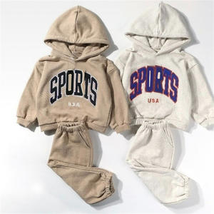 Tariff Free Custom <span class=keywords><strong>Kids</strong></span> Clothing Set Carta Impressão Meninos Ternos Streetwear Hoodie Set Manga Comprida Sweatpants e Camisola - Product Image 1