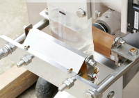 Machine de remplissage de sacs verticale entièrement automatique, petite, efficace et pratique, machine de remplissage et d'emballage de collations alimentaires à grande vitesse
