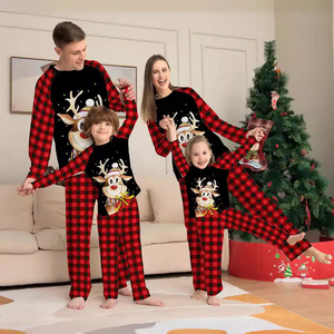 Pijamas Familiares Elegantes de Navidad, Conjuntos a Juego con Estampado de Ciervos de Dibujos Animados, Ropa de Dormir Tejida a Cuadros - Product Image 1