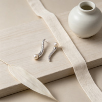 Boucles d'oreilles créoles fines pour femmes, plaquées platine, en argent sterling 925, avec perles d'eau douce, design élégant et tendance, pour cadeau de fiançailles ou de fête