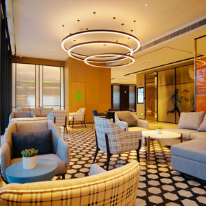 Juegos de Muebles Modernos para Bares y Restaurantes Comerciales para Cafeterías - Juego de Mesa de Madera Maciza con Asientos de Cuero PU, Duradero y Ecológico - Product Image 1