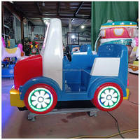 Jeu d'amusement pour enfants en forme de voiture Machine à balançoire en plastique renforcé de fibres de verre Paradis de voiture pivotante