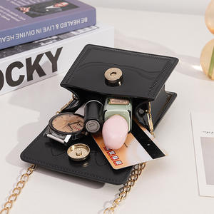 Sac à main en PVC tendance pour femme, nouveau modèle mignon et frais, mini sac à rouge à lèvres, sac à bandoulière - Product Image 5