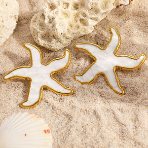 Boucles d'oreilles pendantes étoile de mer en acier inoxydable plaqué or 18 carats, style océan, bijoux de mode estivaux - Product Image 3