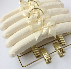 Cintres rembourrés or - Product Image 1