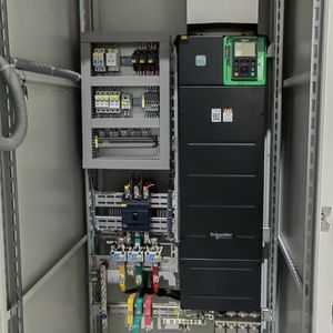 לוח בקרה VFD בעל הנעה יחידה |   ממיר מובנה ומעגל הגנה |   אידיאלי ליישומי מאווררים ומשאבות - Product Image 2