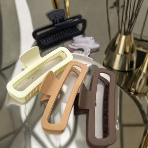 Pinzas para el pelo para mujer de 13cm y nuevo diseño de alta calidad al por mayor, accesorios de plástico para el cabello para niñas - Product Image 2