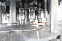Ligne de production clé en main de A à Z pour usine d'eau minérale en bouteille