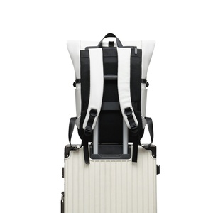 กระเป๋าเป้สะพายหลัง Xiaomi Mijia รุ่น Casual แบบขอบม้วน ความจุ 23 ลิตร ซับในโพลีเอสเตอร์ แฟชั่นทันสมัย เหมาะสำหรับใช้ในชีวิตประจำวันและไปโรงเรียน - Product Image 4