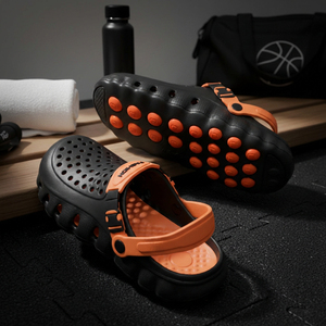 Sandali con Suola Massaggiante per Uomo, Zoccoli Estivi Unisex, Scarpe da Giardino Personalizzabili con Logo, Zoccoli Piatti in Eva per Uomo e Donna - Product Image 1