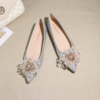 Chaussures à talons bas pointues en or pour femmes avec strass scintillants Chaussures de mariée élégantes pour les mariages d'été et d'automne