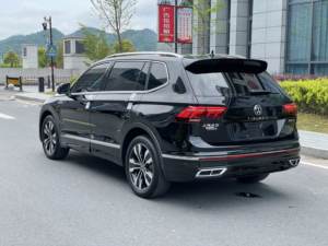 Volkswagen Tiguan <span class=keywords><strong>L</strong></span> Modello 2023 330TSI Automatico Trazione Anteriore R-Line Edizione Enjoy, Auto a Benzina Professionale per Esportazione - Product Image 4