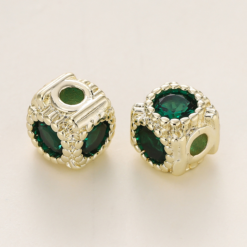 Perles d'espacement carrées en dentelle 14k avec rétention de couleur - vert foncé
