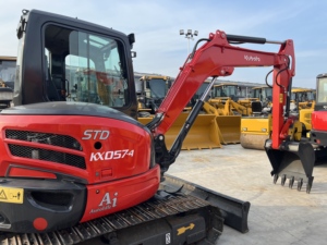 Mini-excavatrice Kubota KX057-4 d'occasion d'origine japonaise, en stock, mini-pelle KX057-4, performances stables, bien entretenue. - Product Image 1