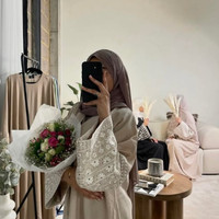 Robe longue en lin brodée Daisy LM085, Abaya fermée avec ceinture, Modeste
