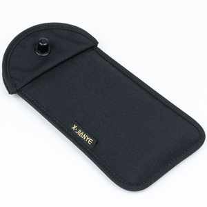 Étui de protection pour téléphone portable moderne personnalisé avec bande magnétique d'étanchéité, fenêtre transparente et emplacement pour cartes - Product Image 4