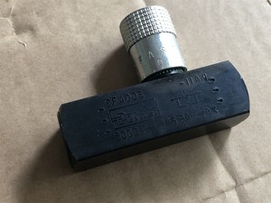 Contrôle de débit à aiguille à filetage fin 9F400S - Product Image 5