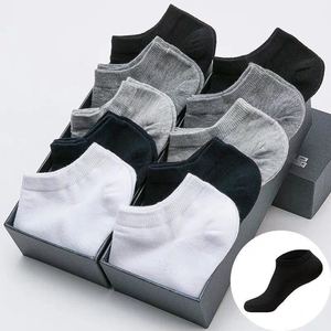 Ankle <b>Socks</b> Solid Color Breathable Sweat Absorbent <b>Polyester</b> Men Women Casual Daily Wear Black White Gray - Product Image 4